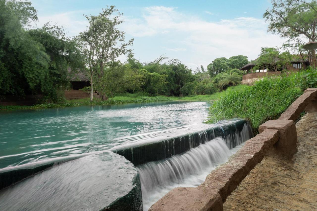 Hampi'S Whiskers Resort Exterior photo